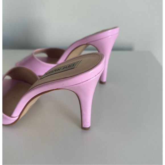 Steve Madden Barbie Pink Patent Leather Heels - Picture 3 of 5